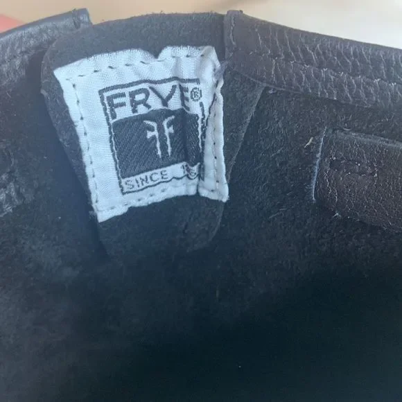 Frye Womens Veronica Short Bootie
Boots Black Leather Slouchy Moto
Ankle Boots S - Picture 10 of 16